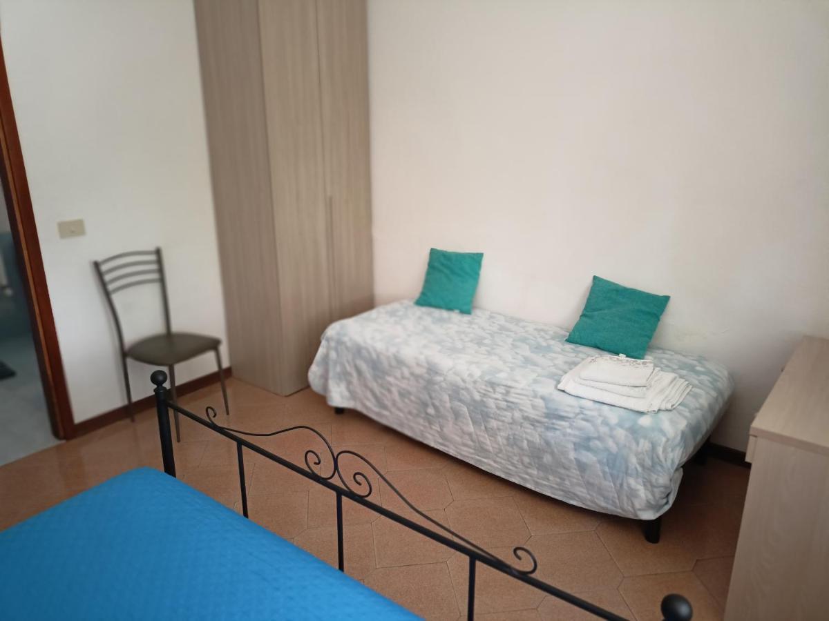 Marco - Camere Con Bagno Privato Vicino Al Centro Фолиньо Екстериор снимка