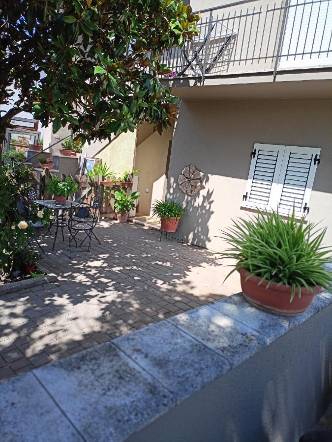 Marco - Camere Con Bagno Privato Vicino Al Centro Фолиньо Екстериор снимка
