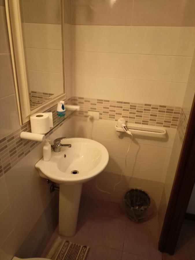 Marco - Camere Con Bagno Privato Vicino Al Centro Фолиньо Екстериор снимка