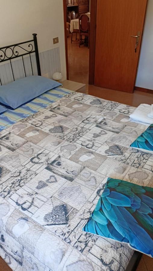 Marco - Camere Con Bagno Privato Vicino Al Centro Фолиньо Екстериор снимка