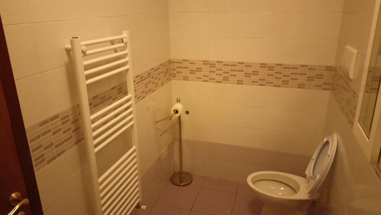 Marco - Camere Con Bagno Privato Vicino Al Centro Фолиньо Екстериор снимка