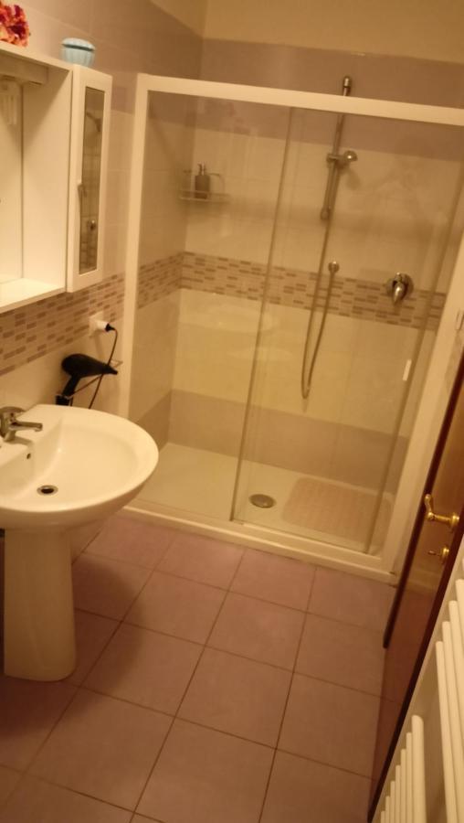 Marco - Camere Con Bagno Privato Vicino Al Centro Фолиньо Екстериор снимка